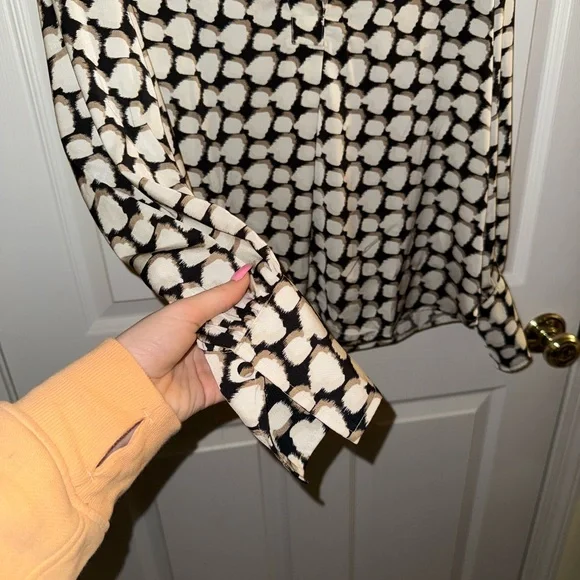 Banana Republic Printed Blouse - Picture 2 of 4